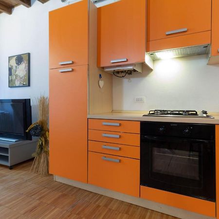 La Piccola Corte Al 24 - Affitti Brevi Italia Лекко Экстерьер фото